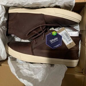 Men’s TOMS brown leather shoes